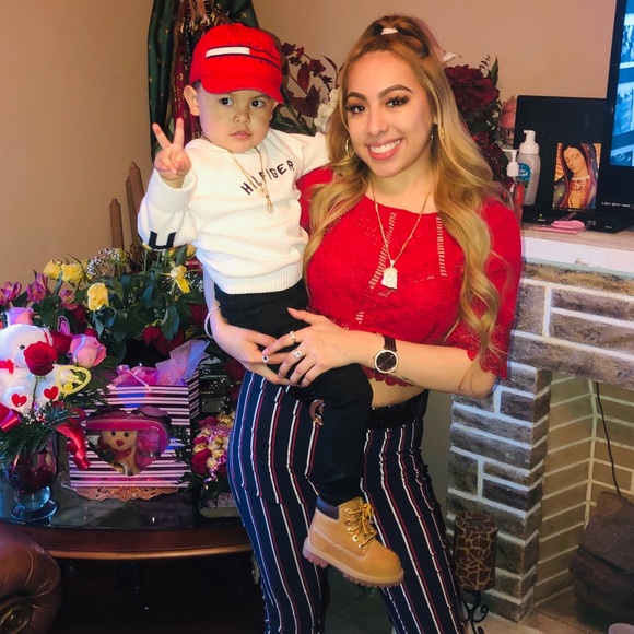 Meet your Posher, Anahi - Picture 4 of 8